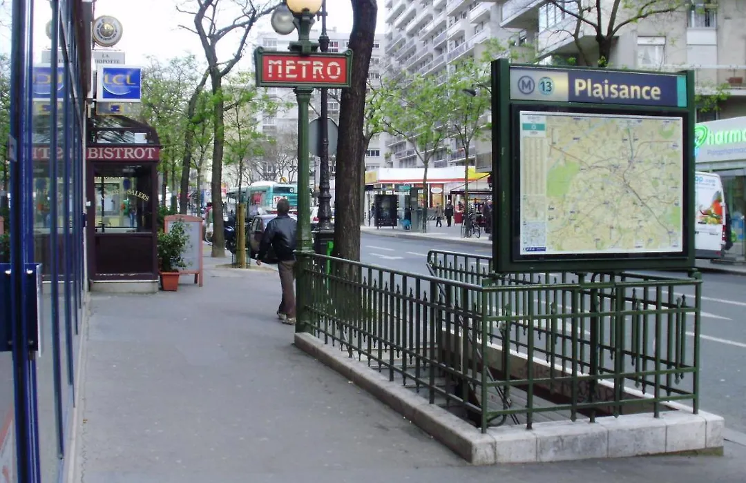 Newly Renovated ! Stunning 2Br Apt In The Heart Of Paris 15-1