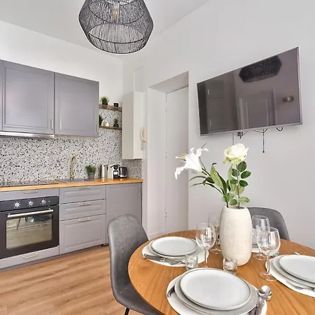 Newly Renovated ! Stunning 2Br Apt In The Heart Of Paris 15-3